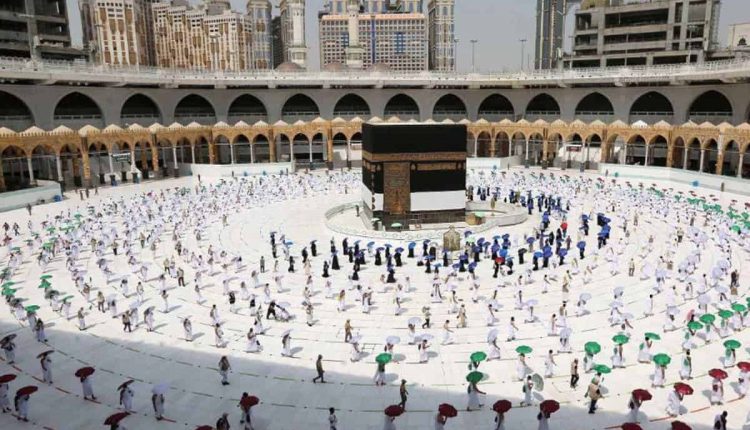 Adopting Technical Solutions, Saudi Hajj Ministry to Gradually Resume Umrah